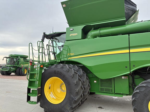 2024 John Deere S780 (10th thumbnail)