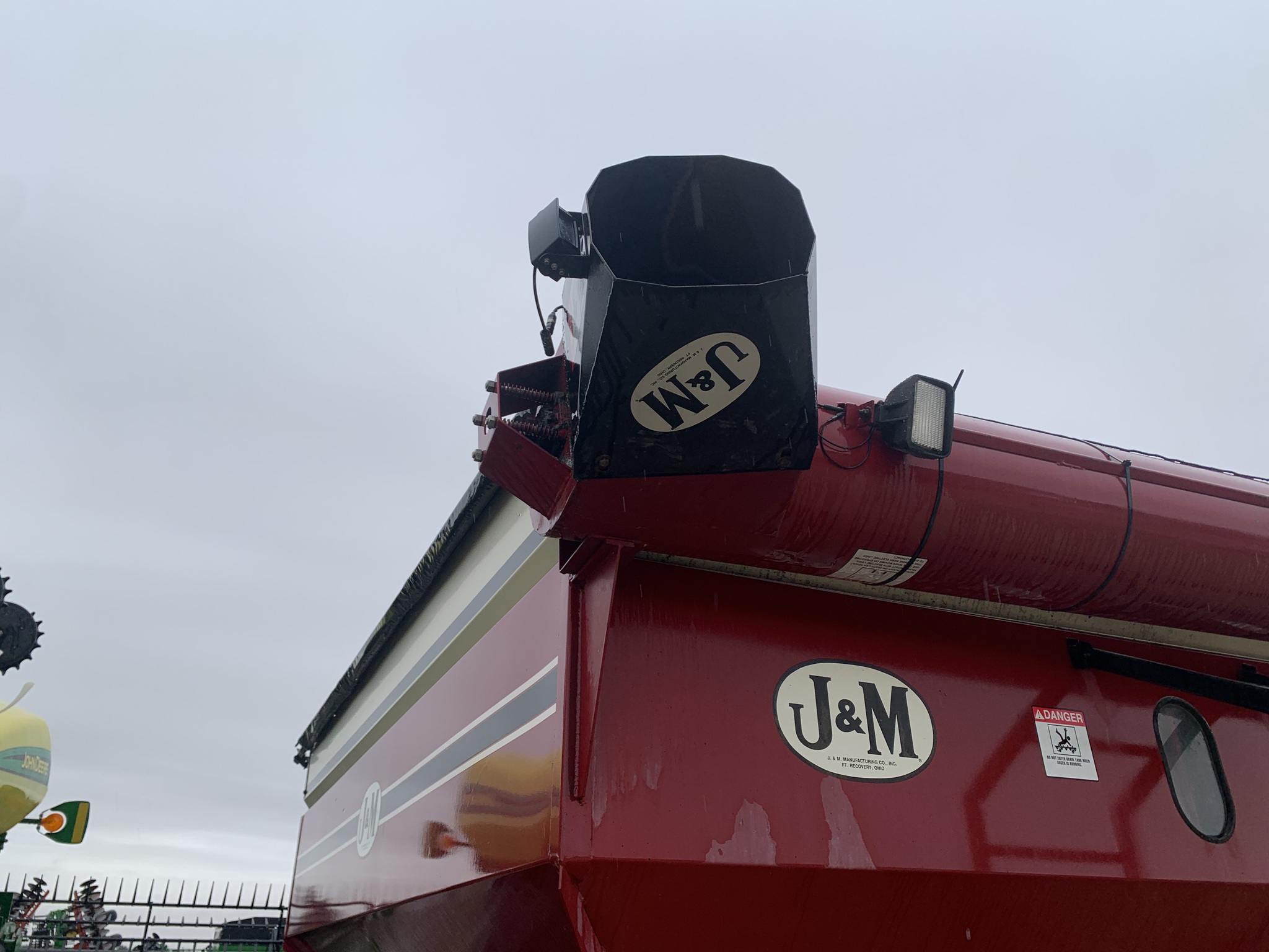  2004 J&M 525-14 at Heritage Tractor in Mendota, IL
