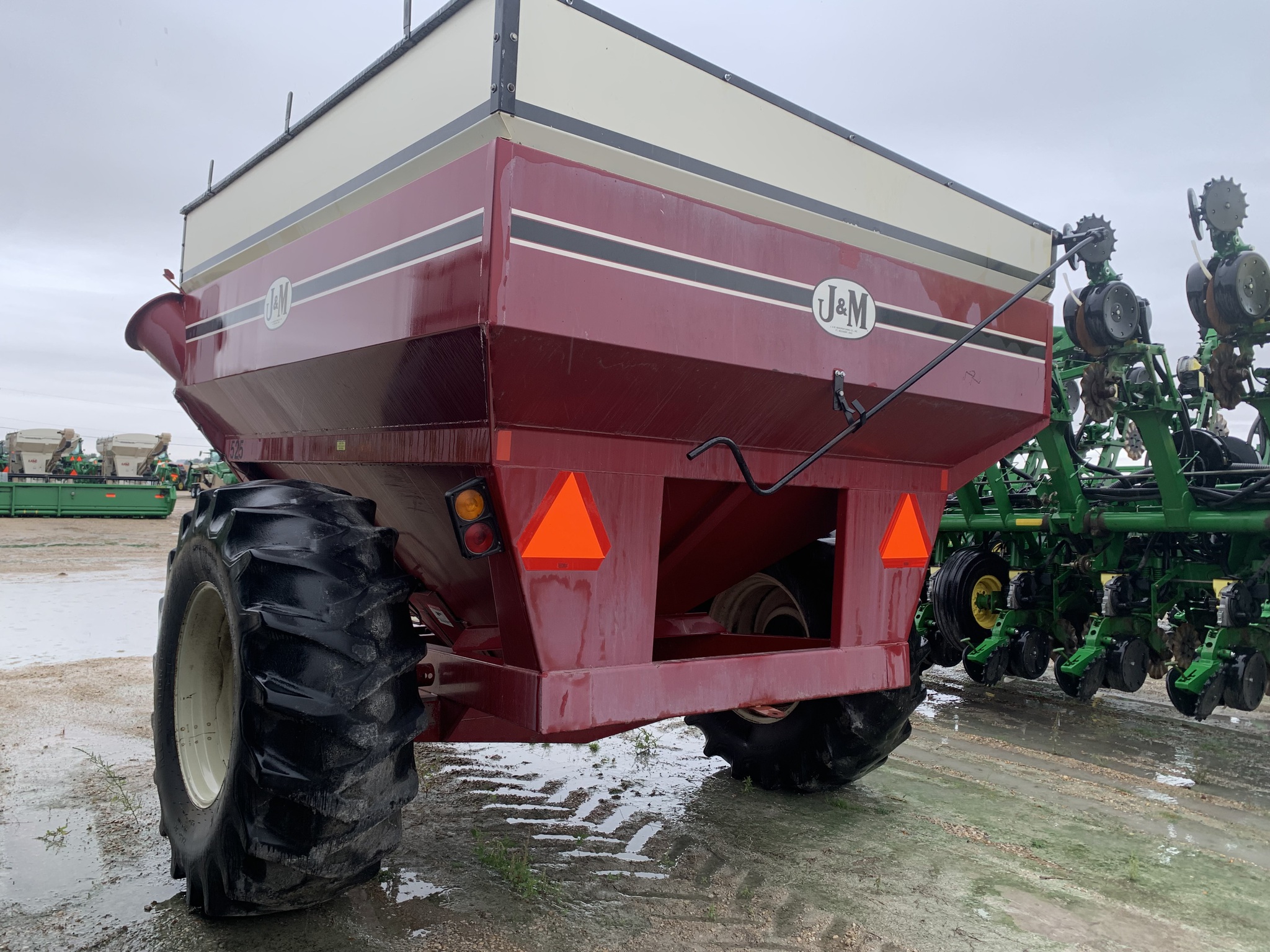  2004 J&M 525-14 at Heritage Tractor in Mendota, IL