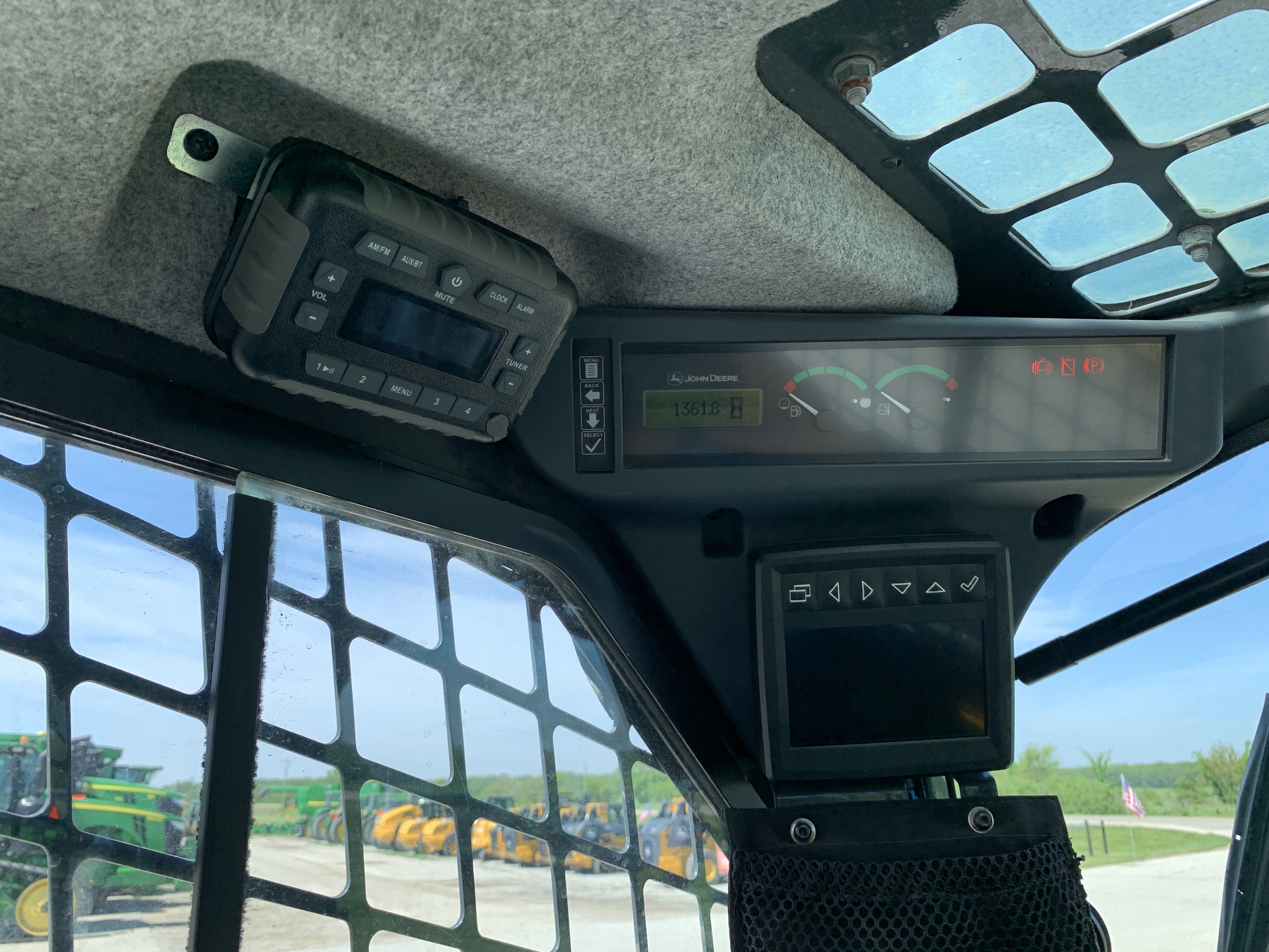 2020 John Deere 325G Image 20