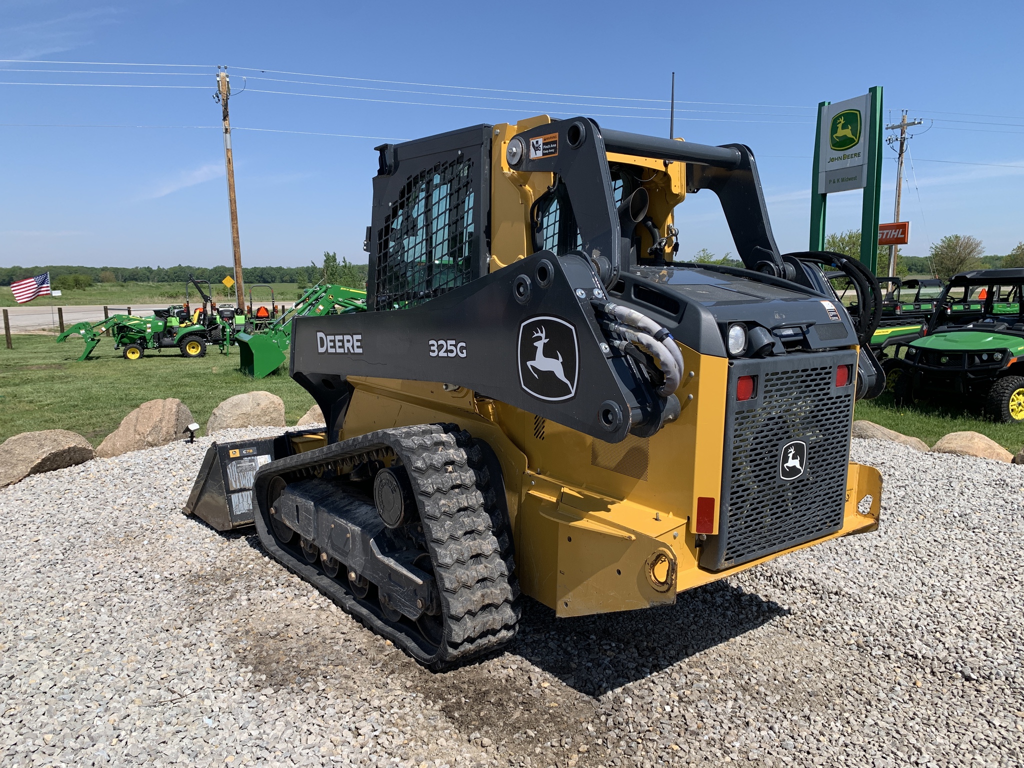 2020 John Deere 325G Image 4