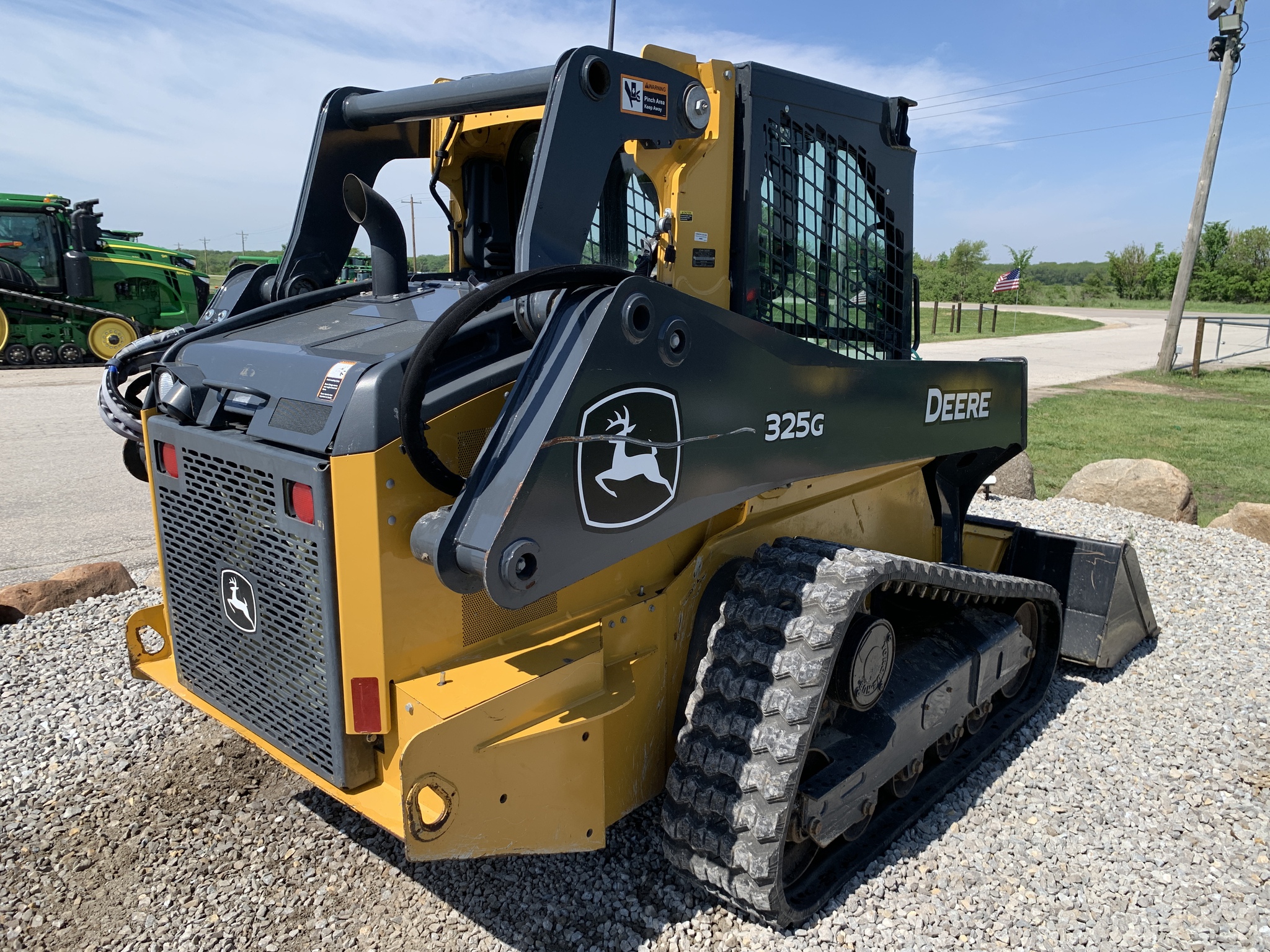 2020 John Deere 325G Image 5