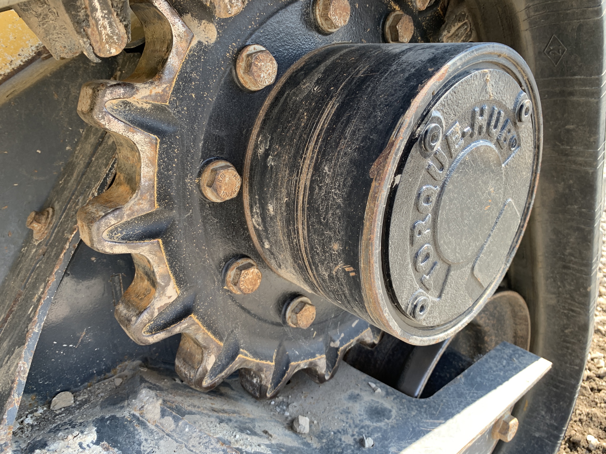 2020 John Deere 325G Image 26