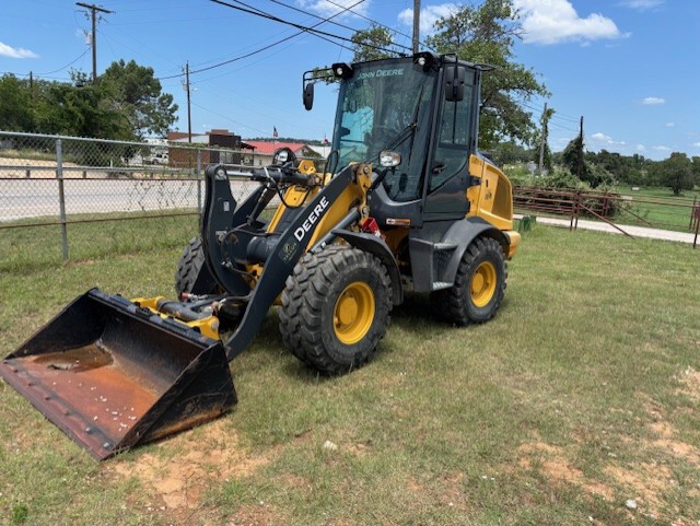 2022 John Deere 244L Image 1