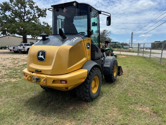 2022 John Deere 244L Image 6