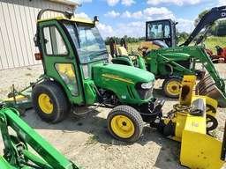 Tractor - Compact Utility For Sale 2011 John Deere 2720 CUT , 31 HP