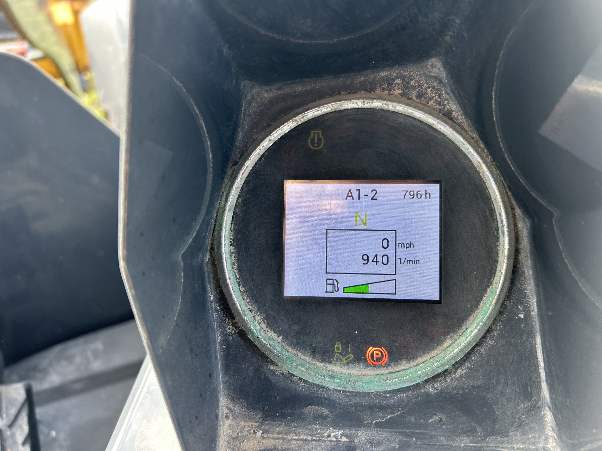  2023 John Deere 204 G at Heritage Tractor in Adrian, MO