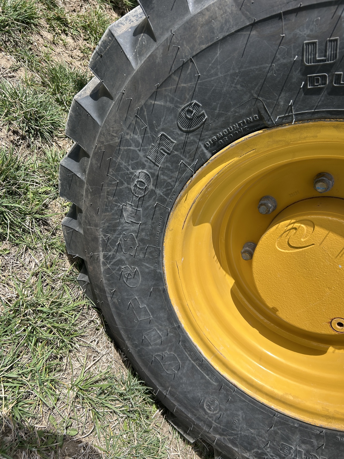  2023 John Deere 204 G at Heritage Tractor in Adrian, MO