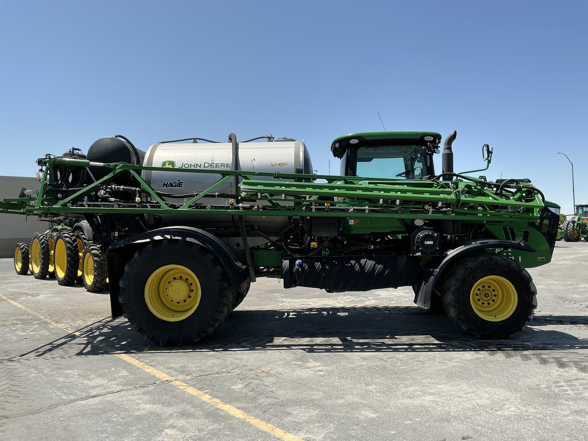2021 John Deere F4365 Image 6