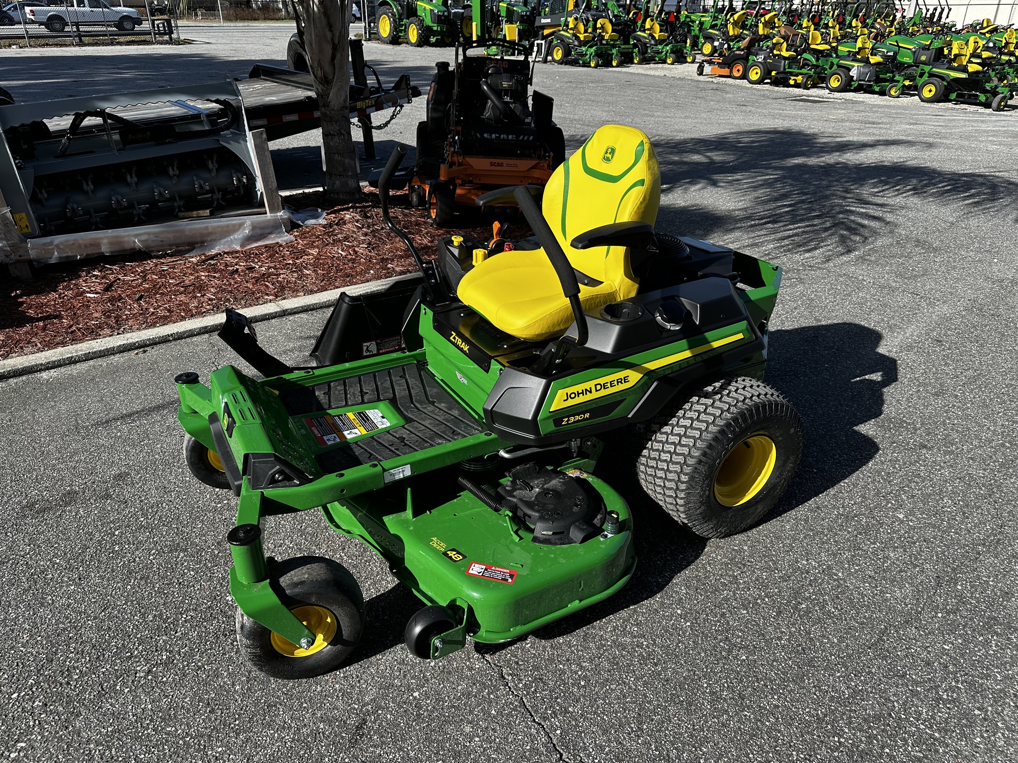 2025 John Deere Z330R Image 2