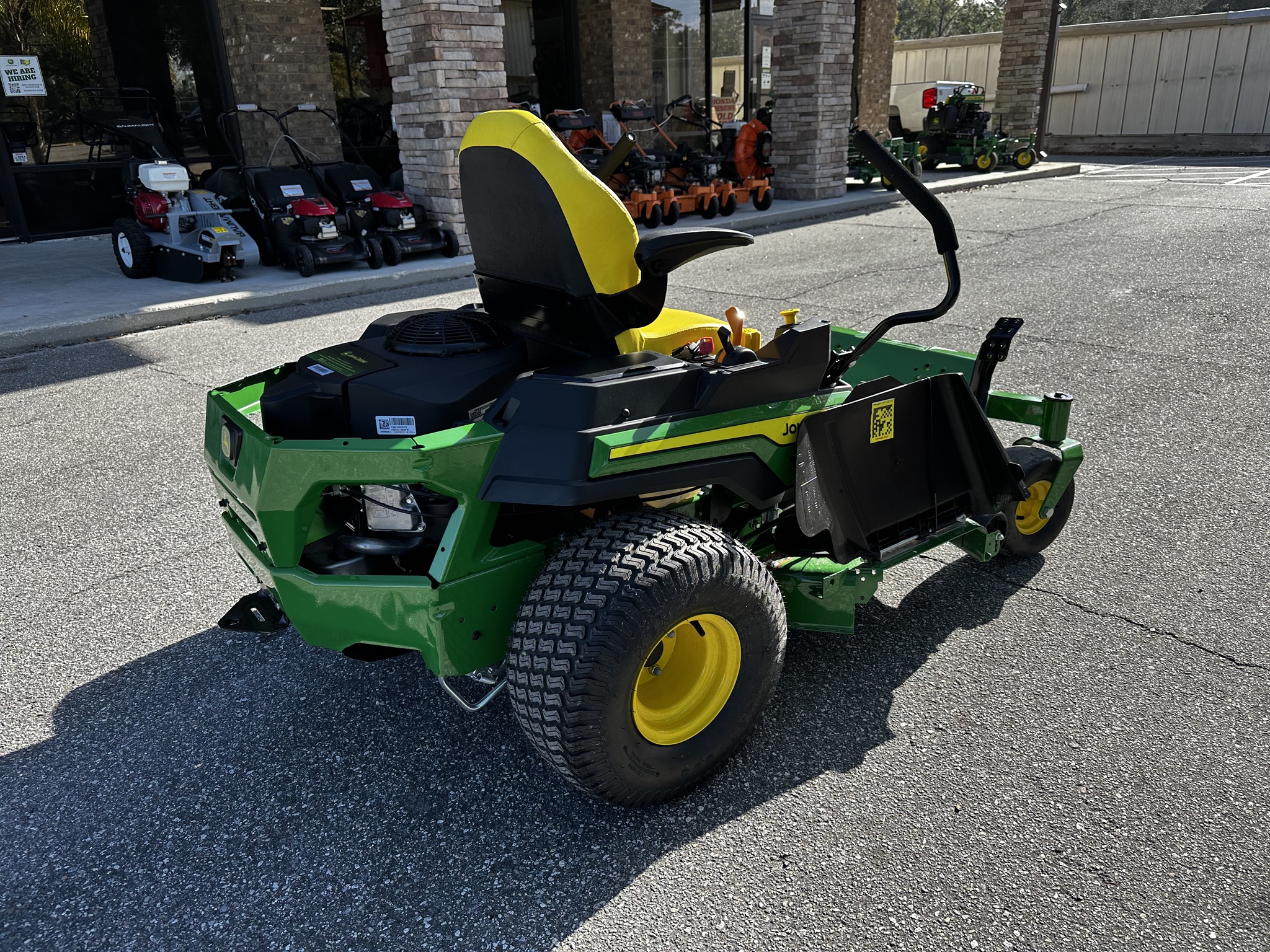 2025 John Deere Z330R Image 4