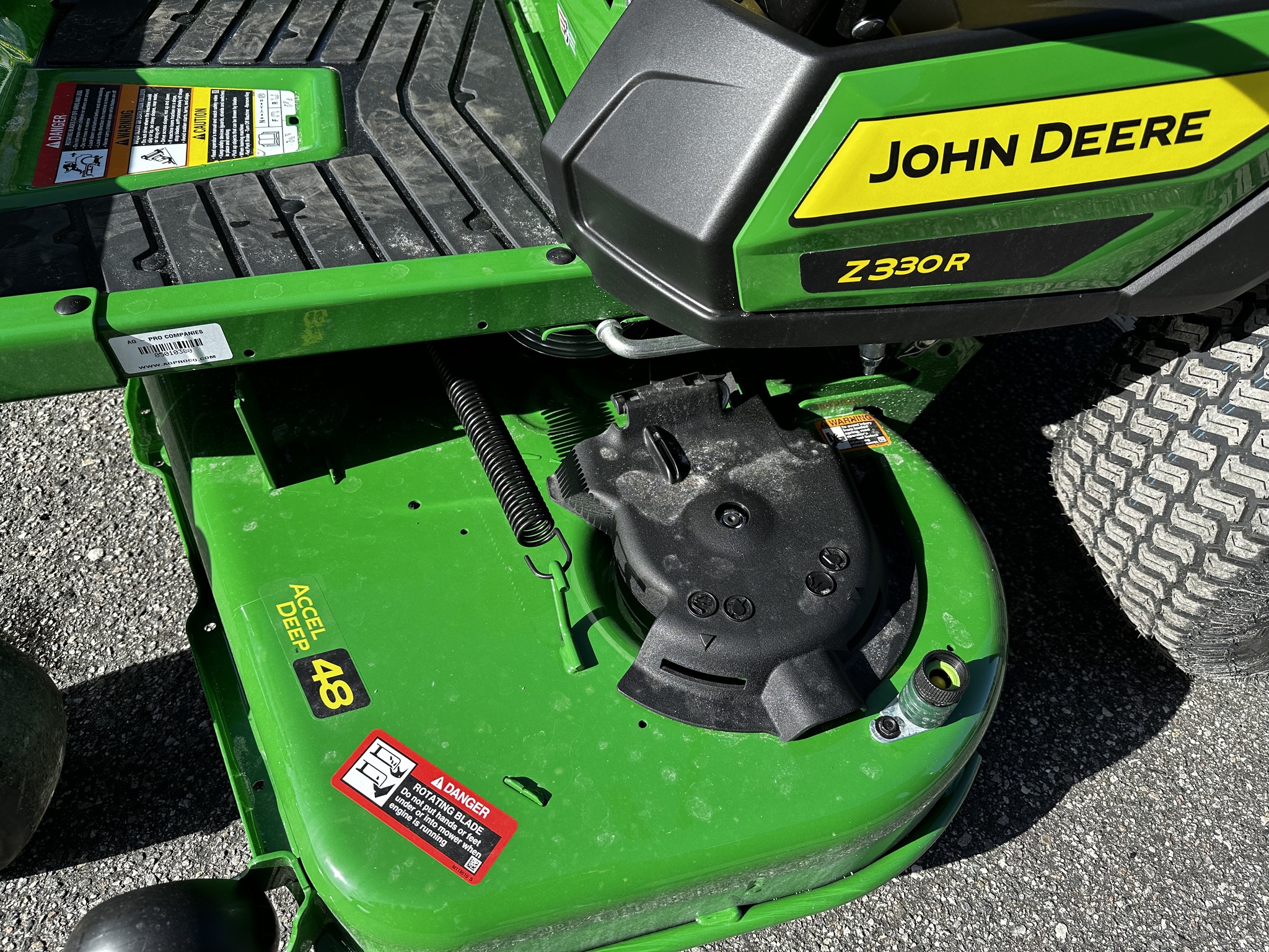 2025 John Deere Z330R Image 7