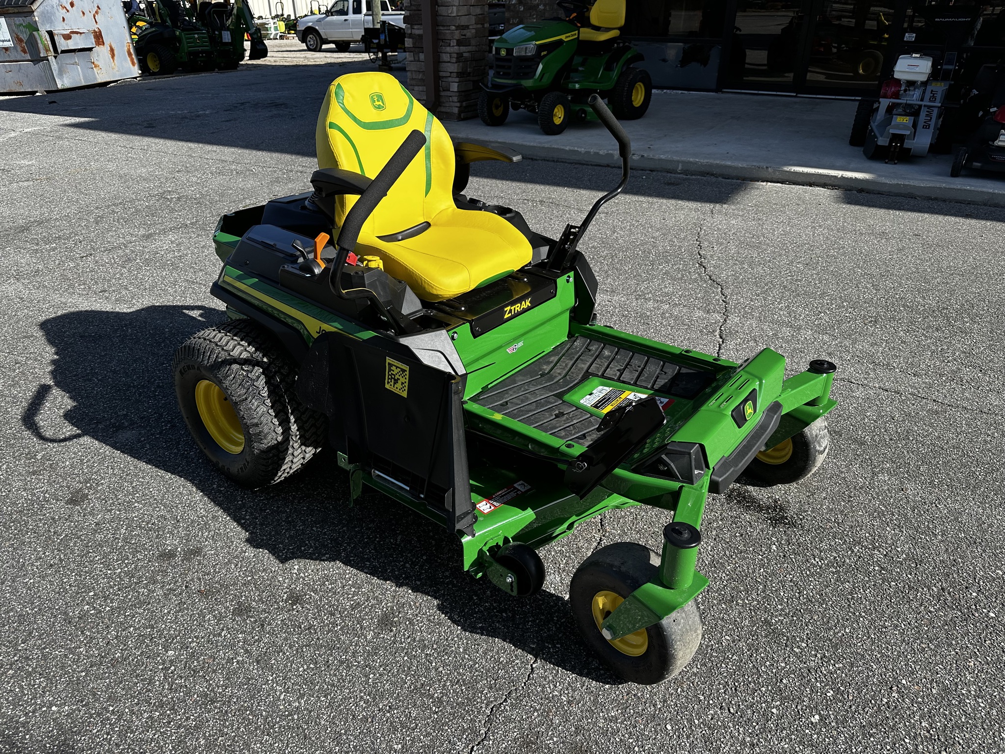 2025 John Deere Z330R Image 3