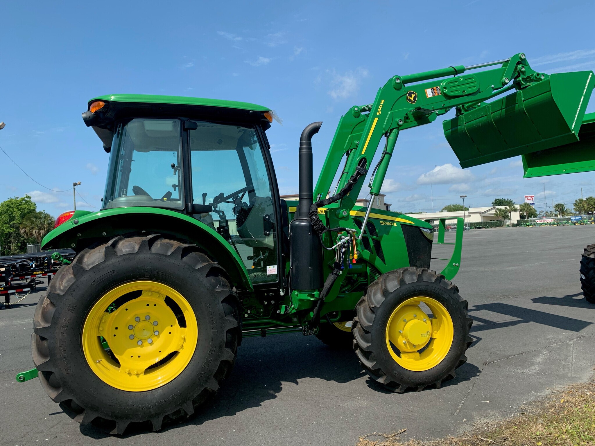 2025 John Deere 5090E Image 1