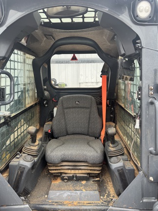 2023 John Deere 317G Photo 5