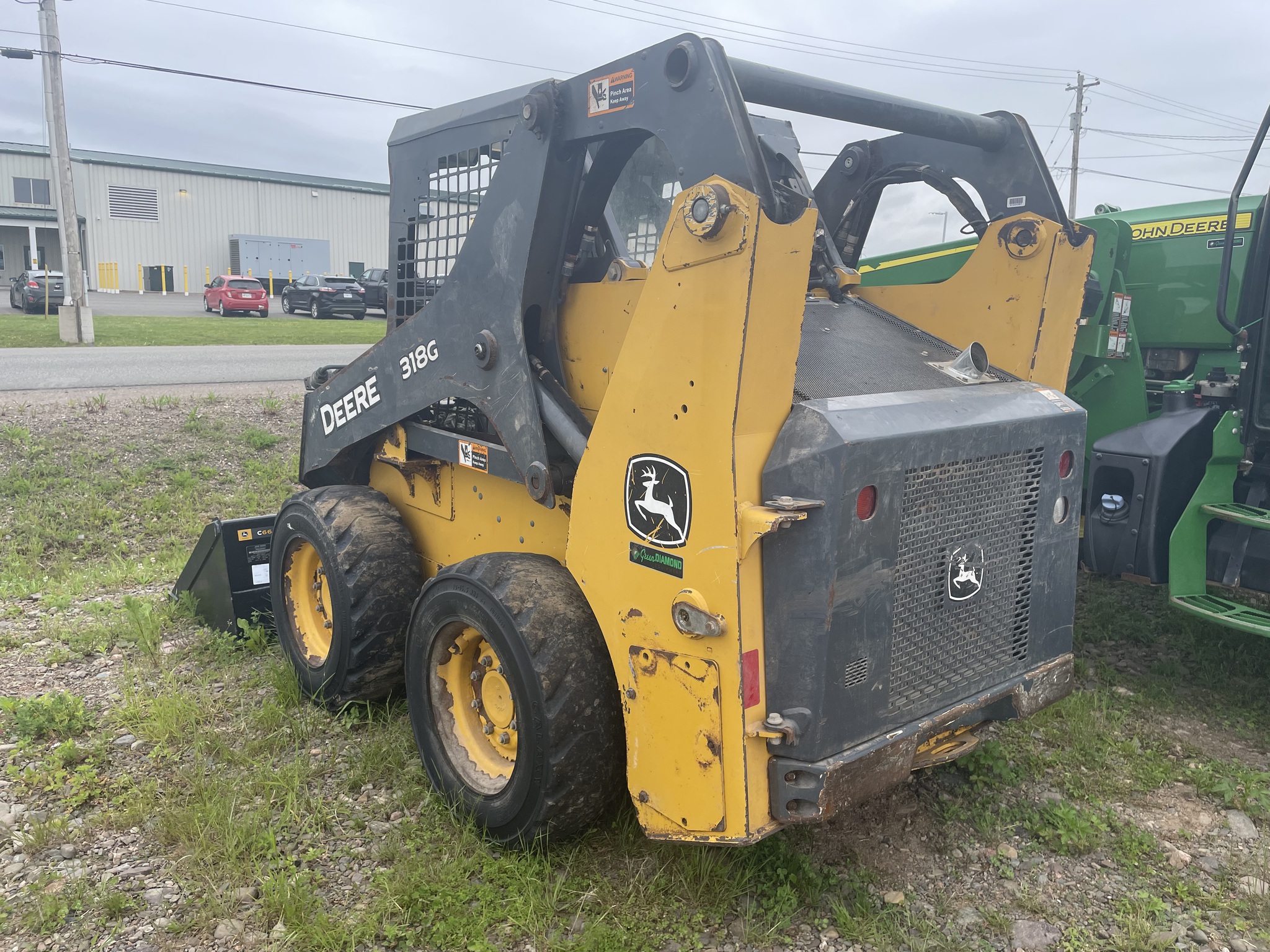 2018 John Deere 318G Image 2