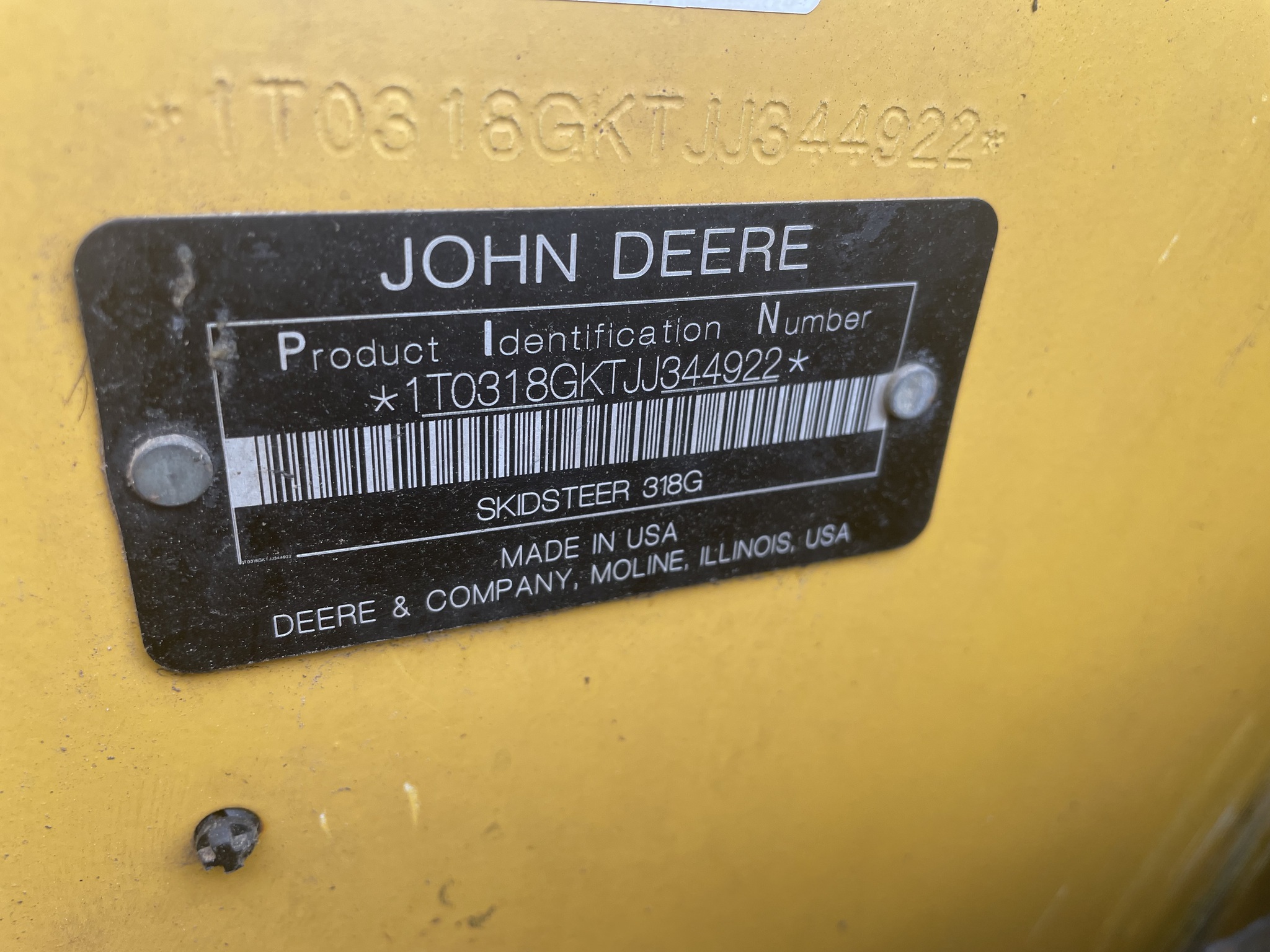 2018 John Deere 318G Image 11