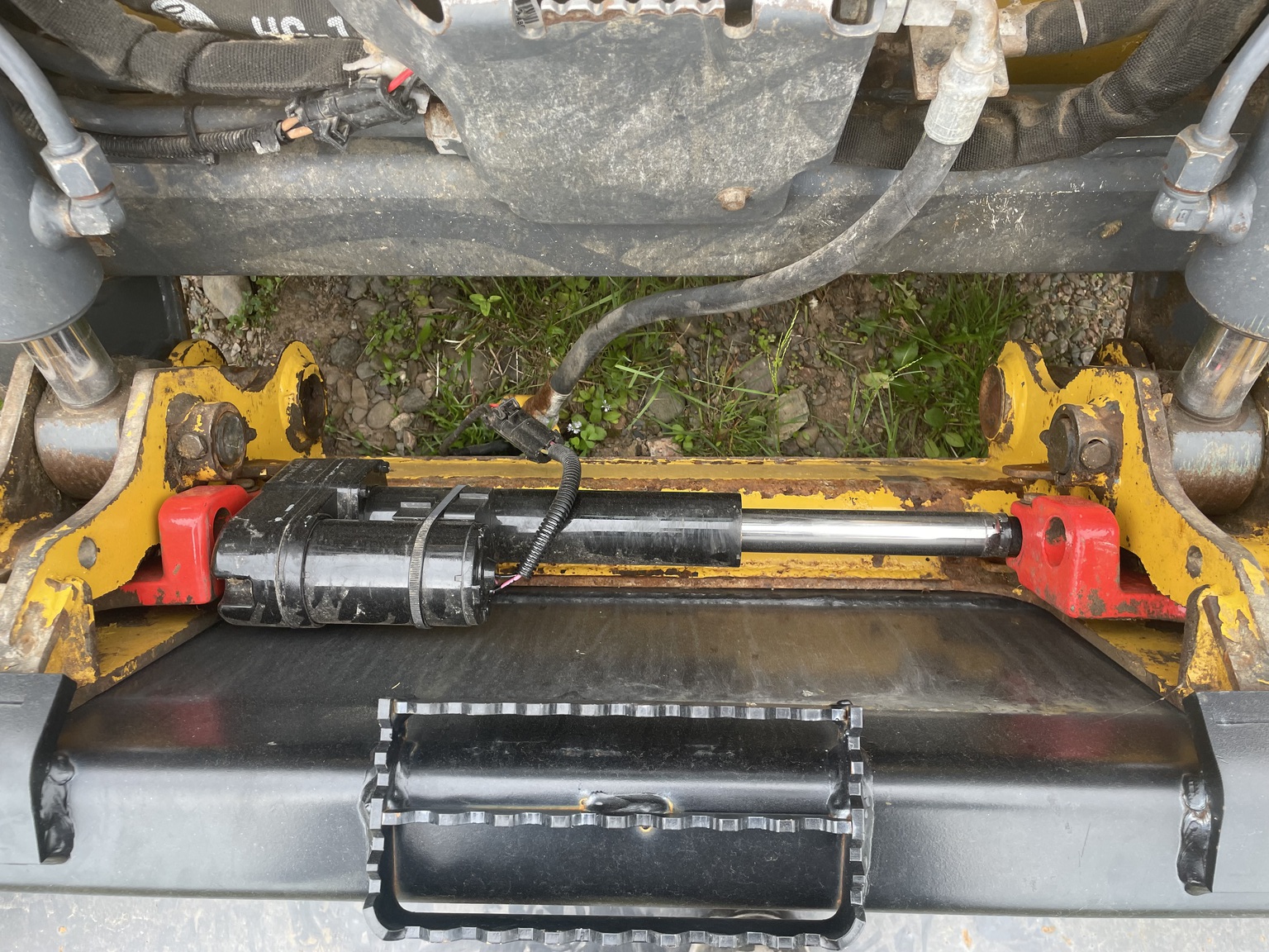 2018 John Deere 318G Image 9