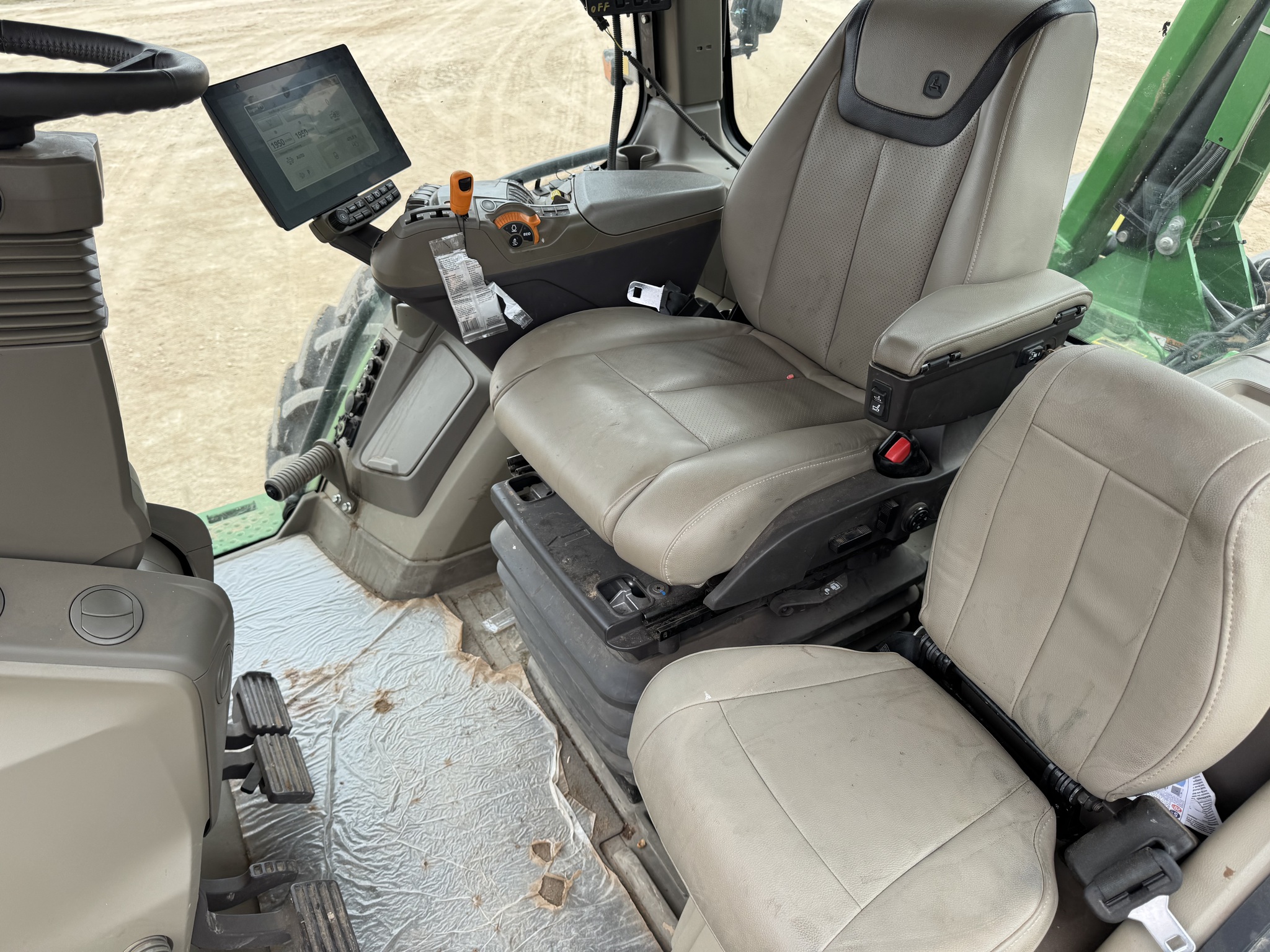 2024 John Deere 8R 310 Image 13