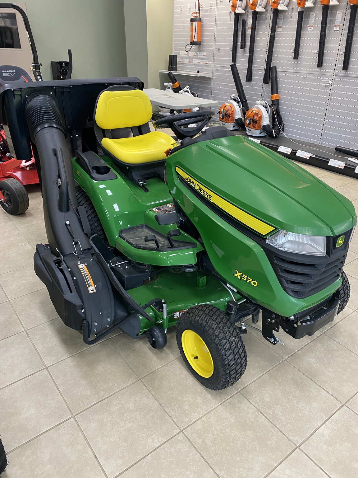 2025 John Deere X570 Image 2