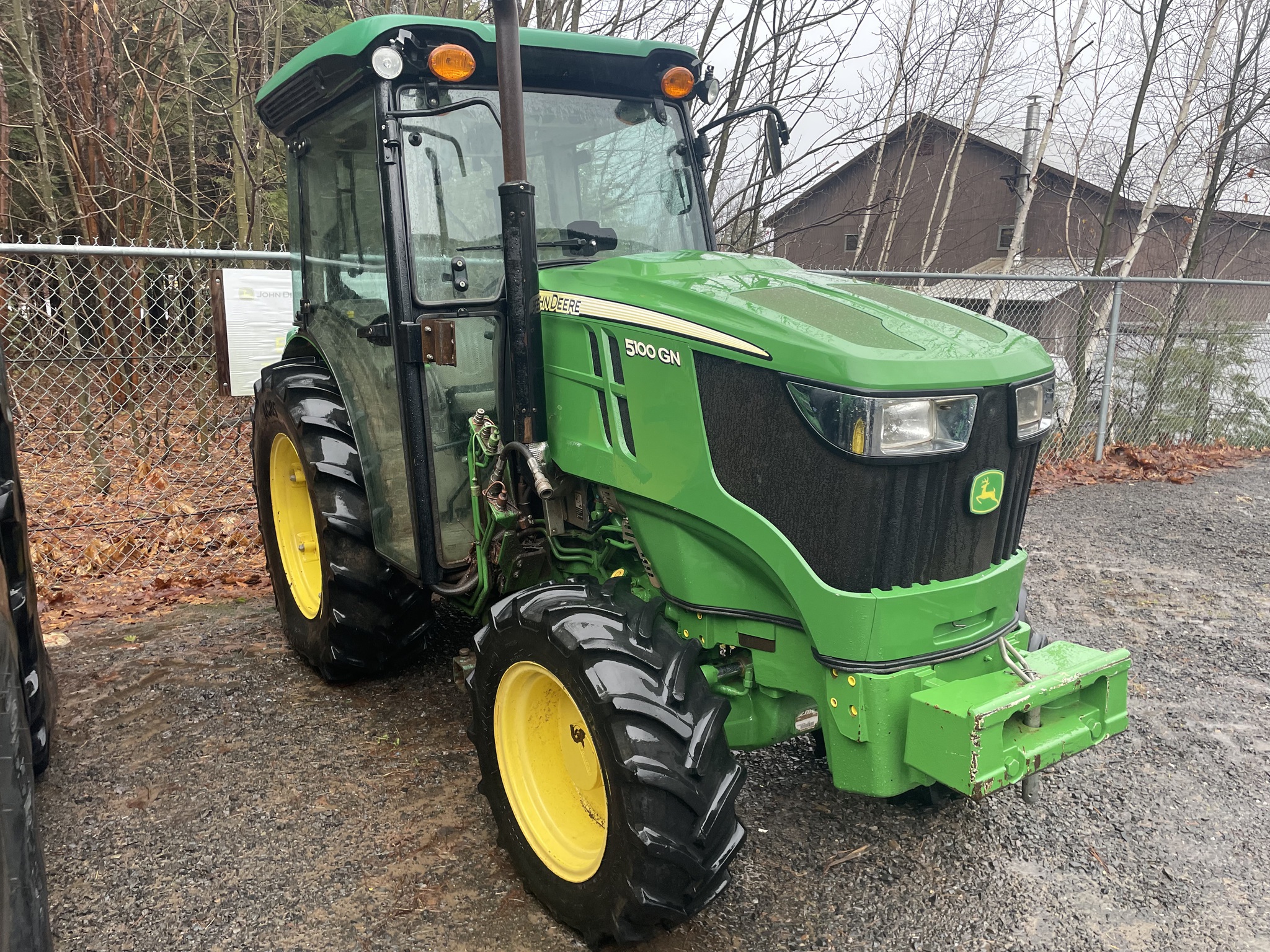2017 John Deere 5100GN Image 1