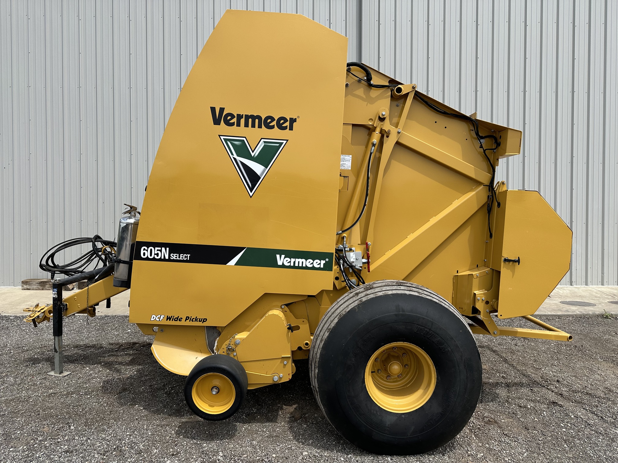 2022 Vermeer 605N Select Image 1