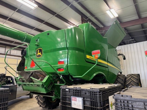 Photo of 2023 John Deere S780