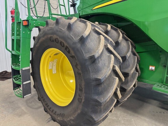 Photo of 2023 John Deere S780