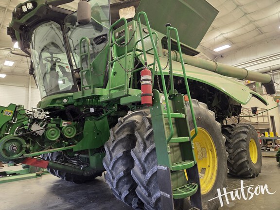 Photo of 2023 John Deere S780