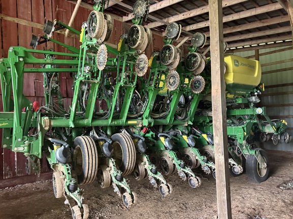 Photo of 2024 John Deere 1795