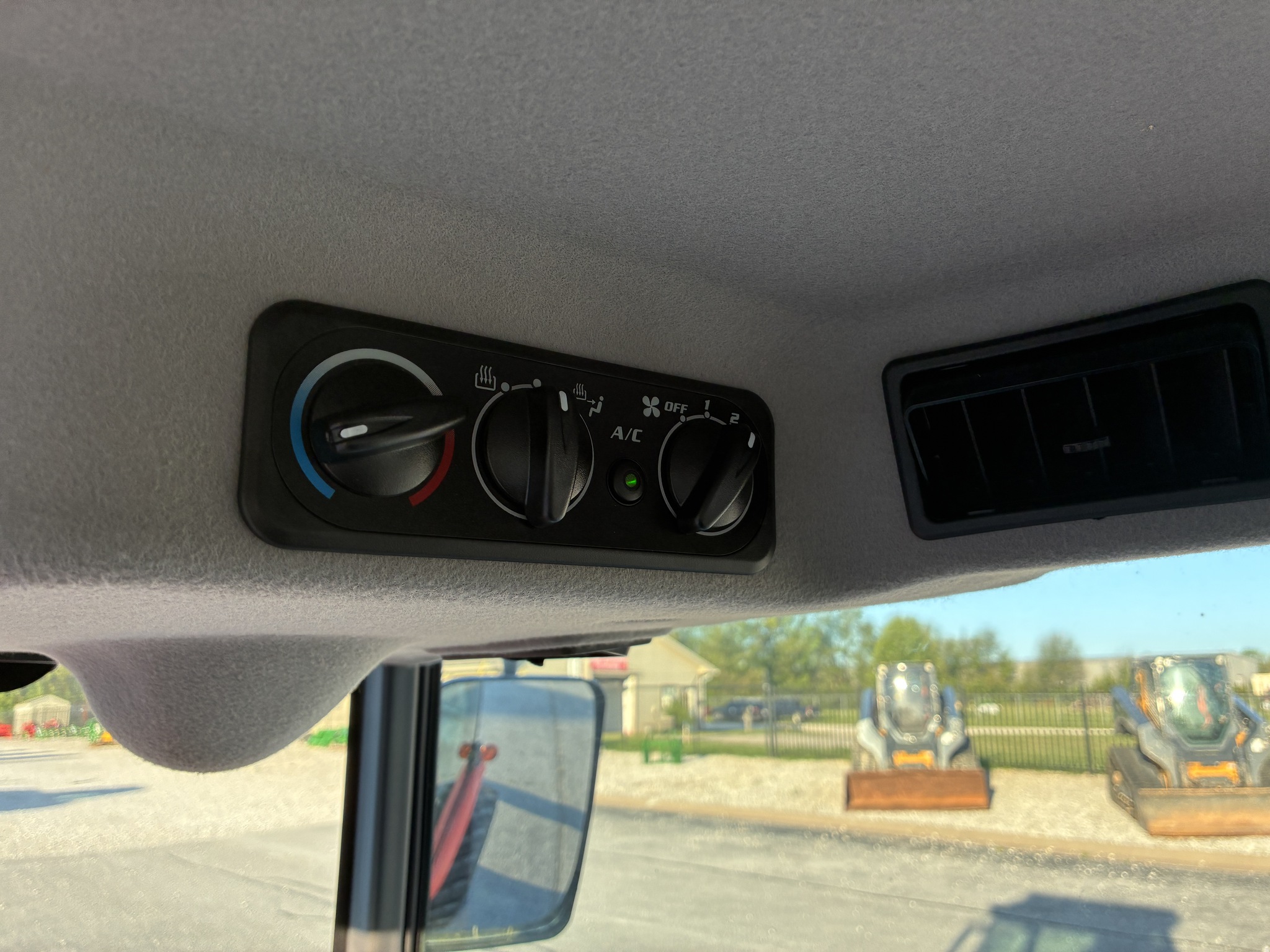 2023 Kubota LX2610 Image 16