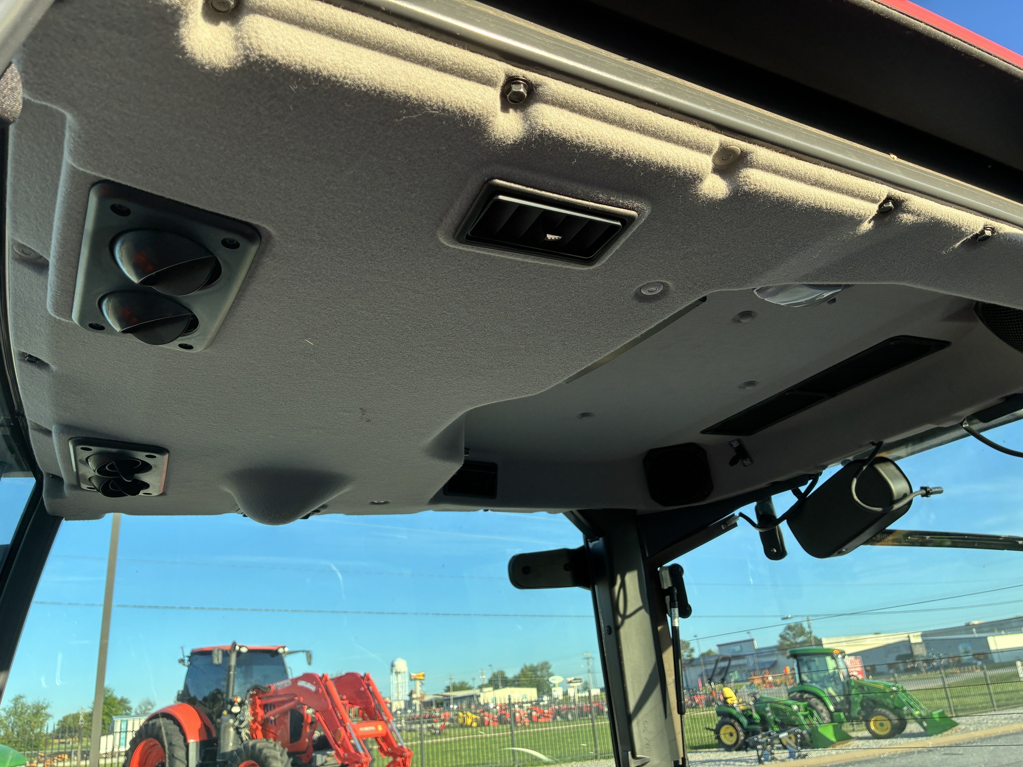 2023 Kubota LX2610 Image 9