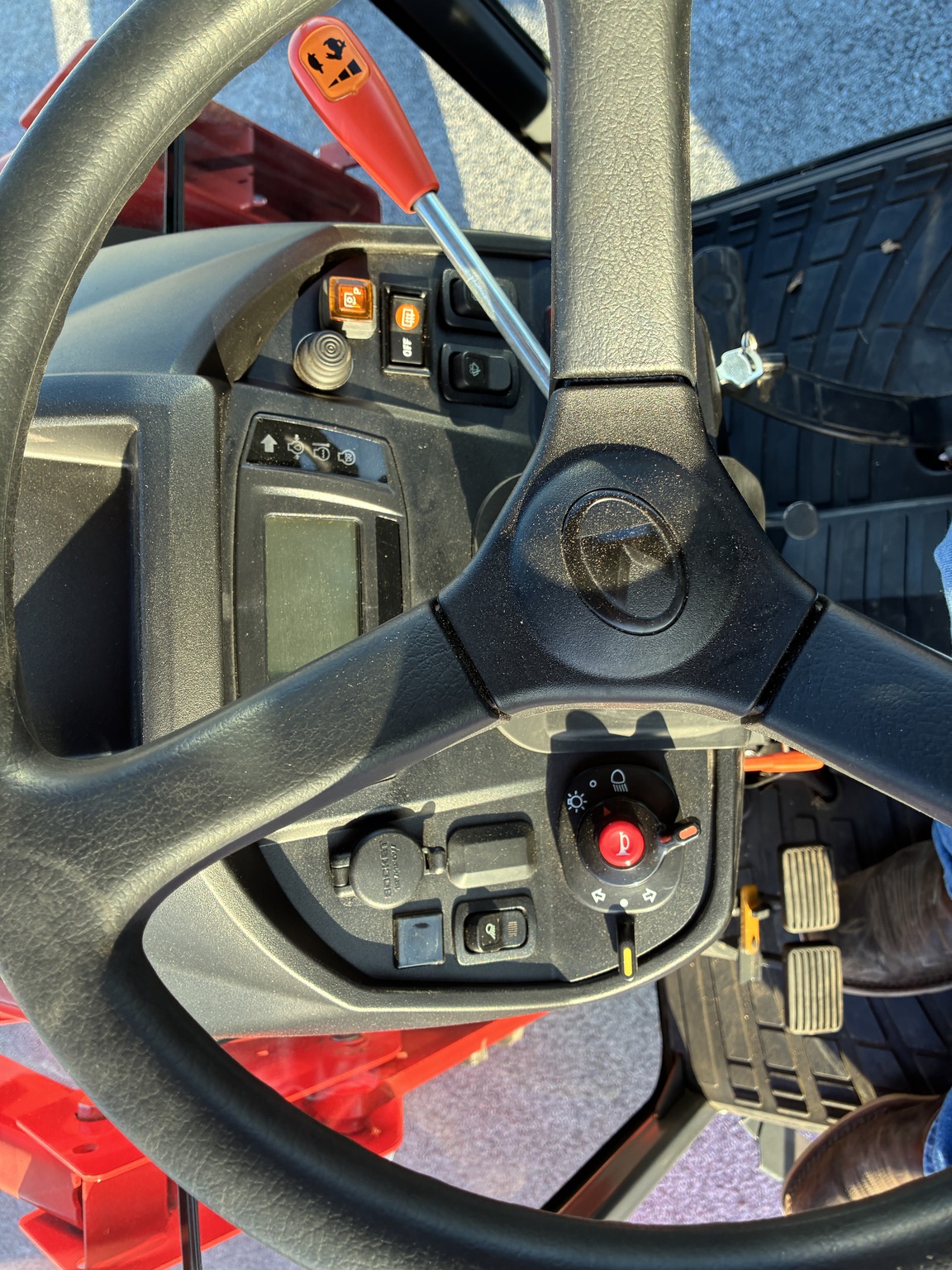 2023 Kubota LX2610 Image 13