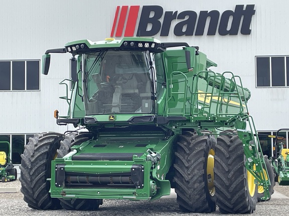 Photo of a 2023 John Deere X9 1100