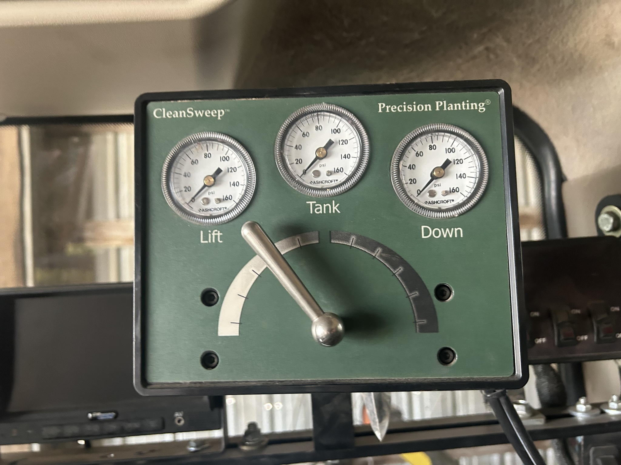 2006 John Deere DB80 Image 17