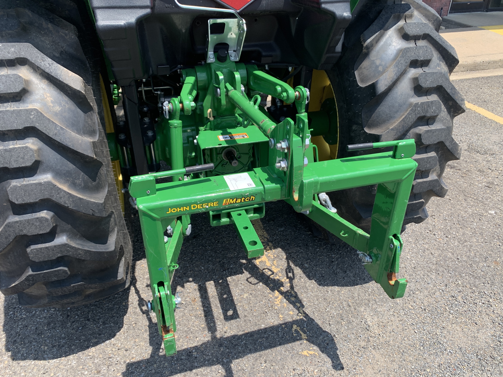 2022 John Deere 4066M Image 6