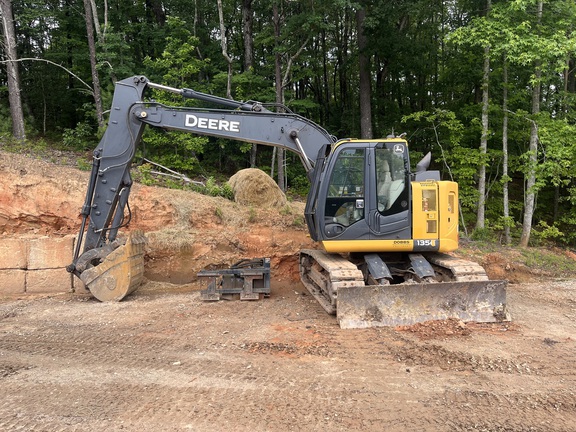 2019 John Deere 135G