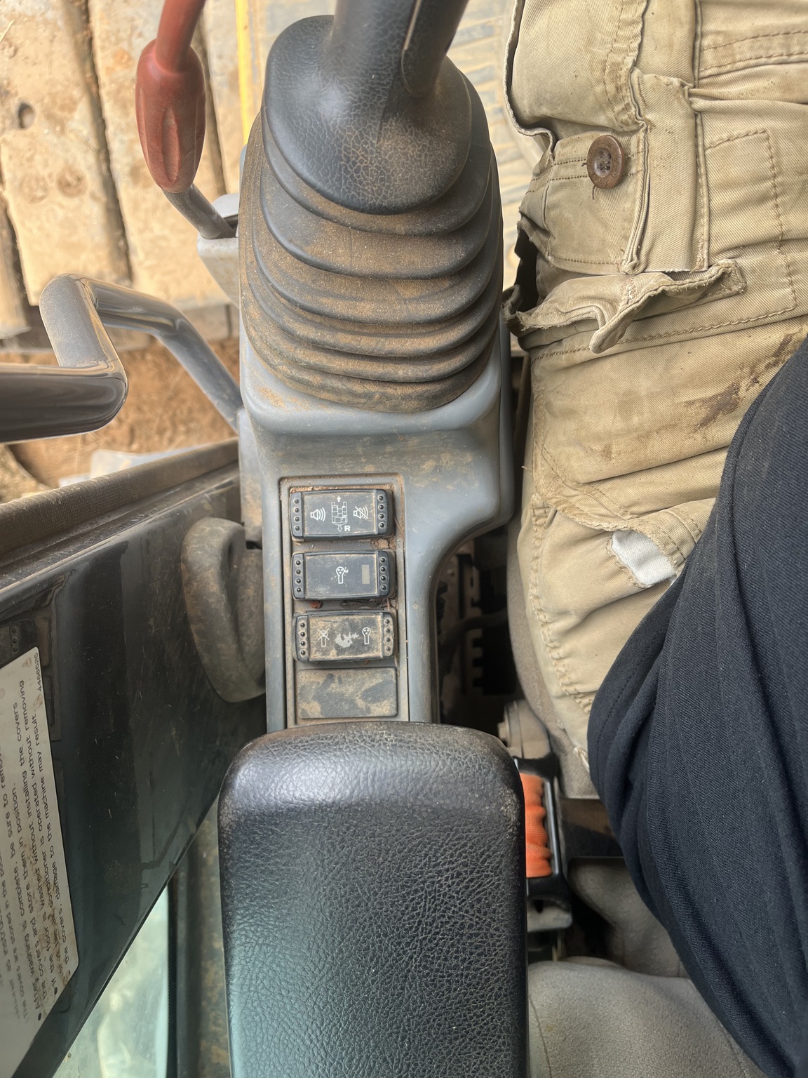 2019 John Deere 135G Image 10