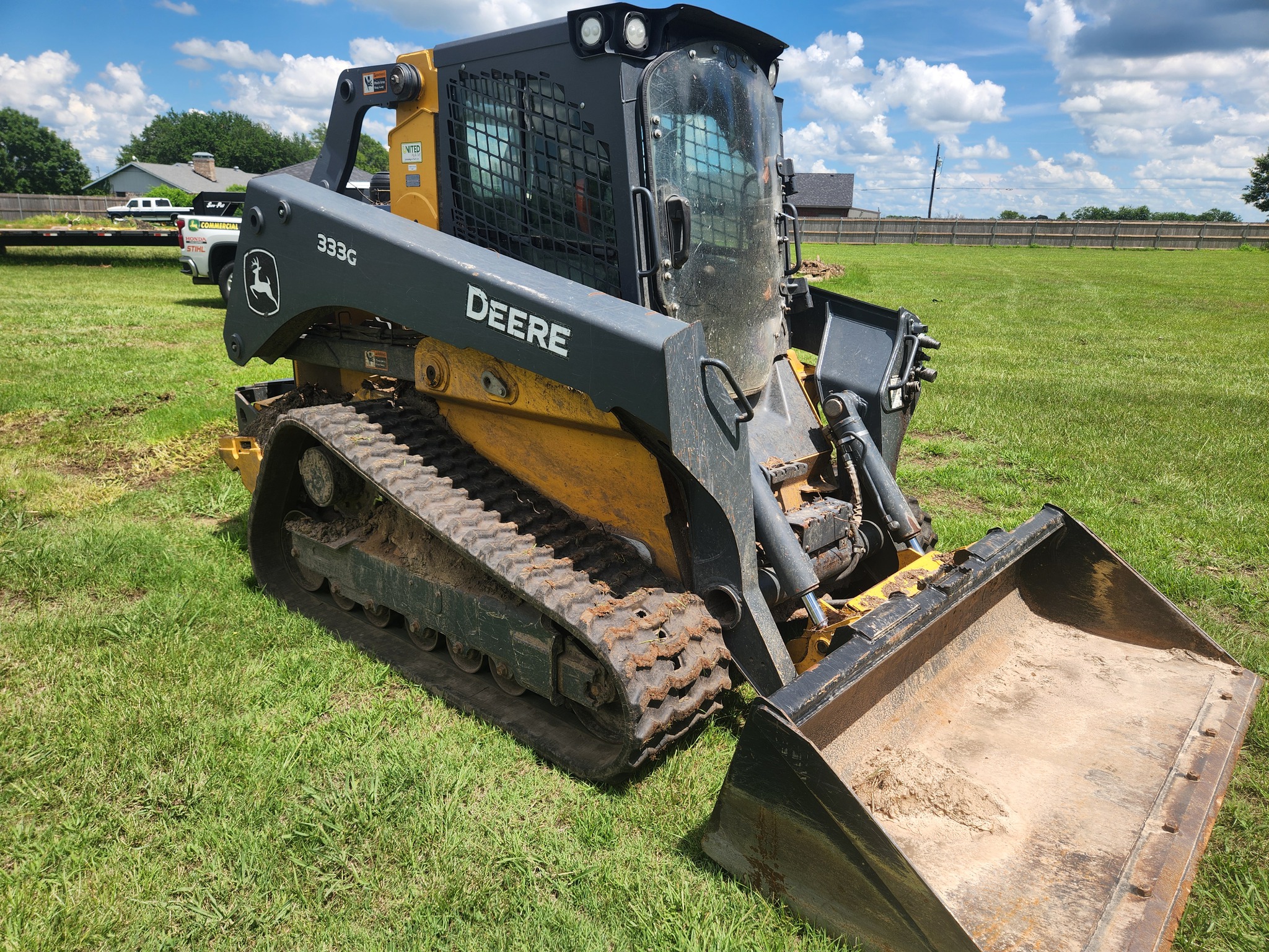 2022 John Deere 333G Image 4