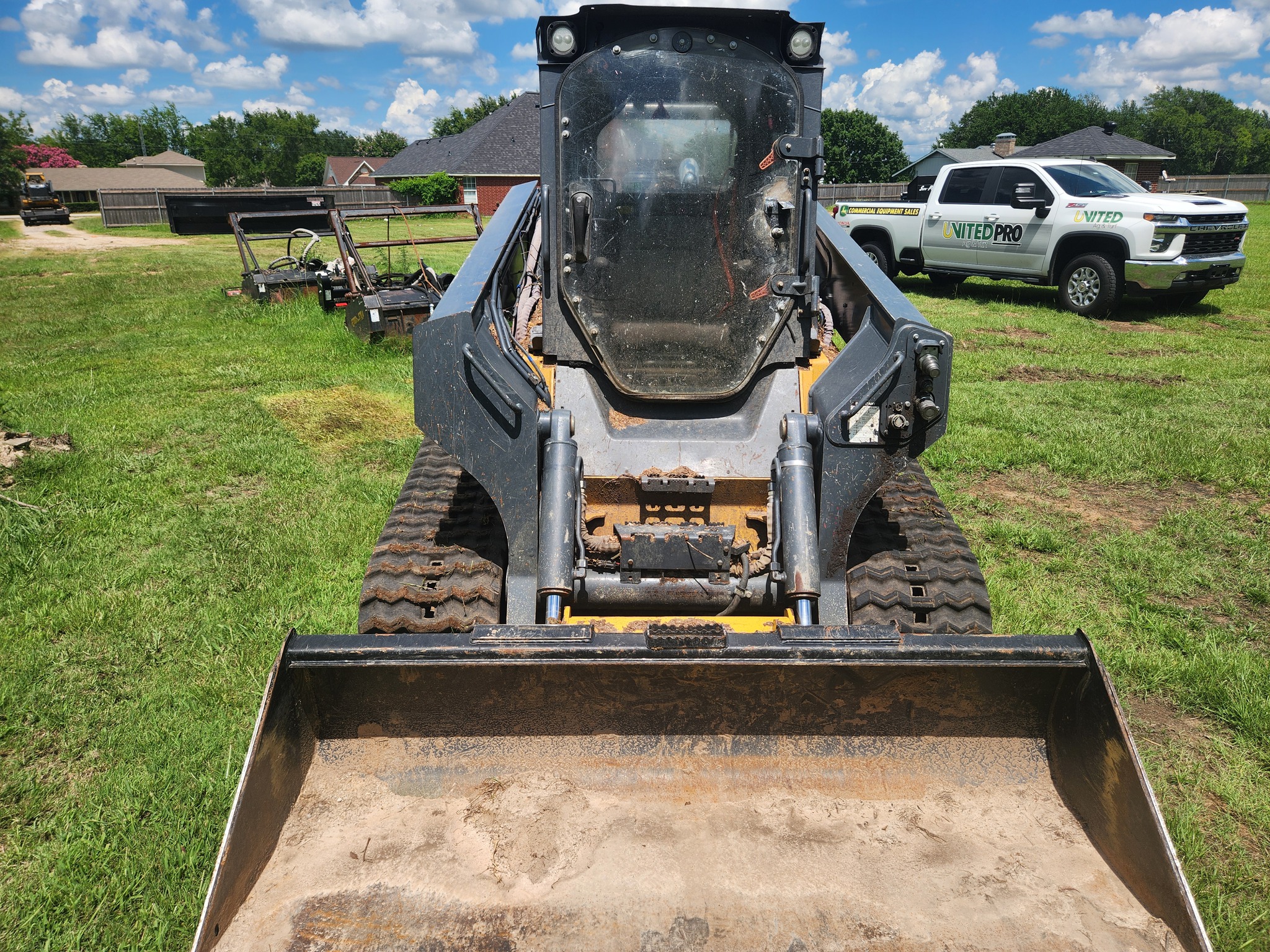 2022 John Deere 333G Image 3