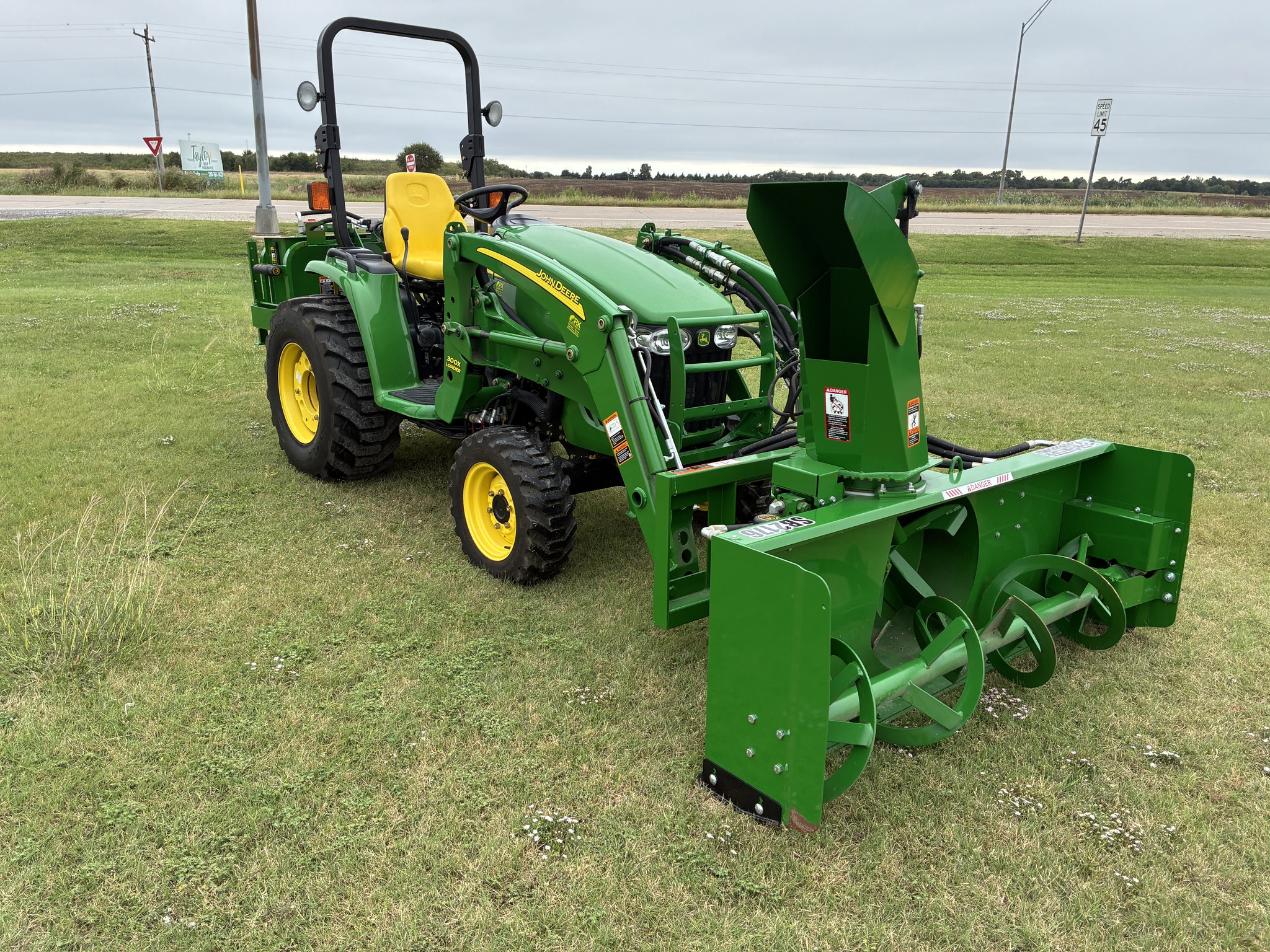 2009 John Deere 3520 Image 7