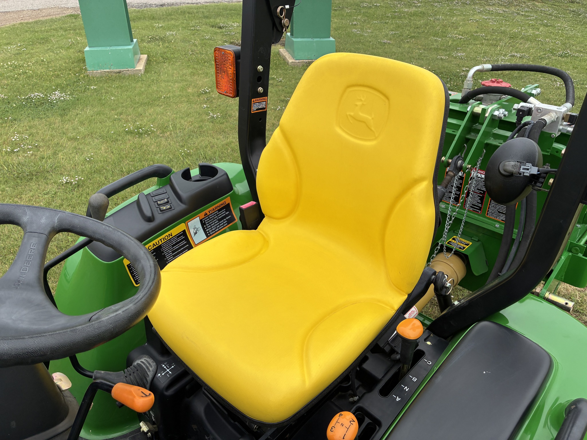 2009 John Deere 3520 Image 16