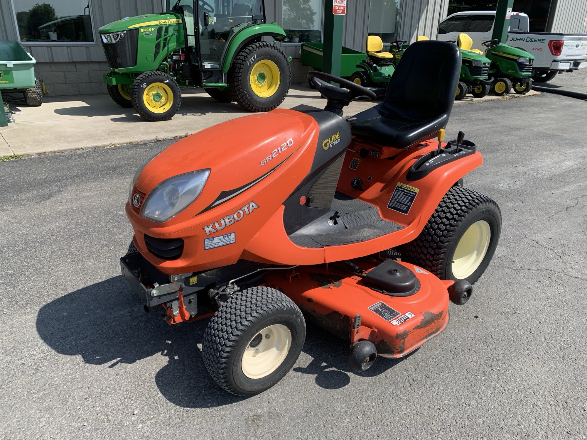 2011 Kubota GR2120 Image 2