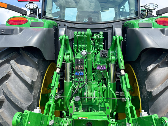 2024 John-Deere 6R 175