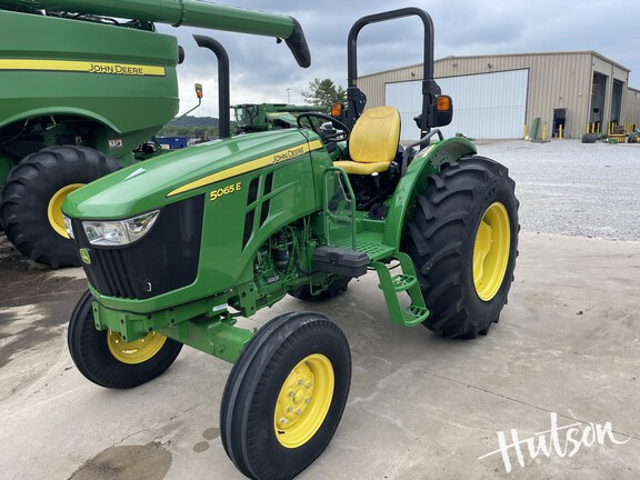 Photo of 2022 John Deere 5065E