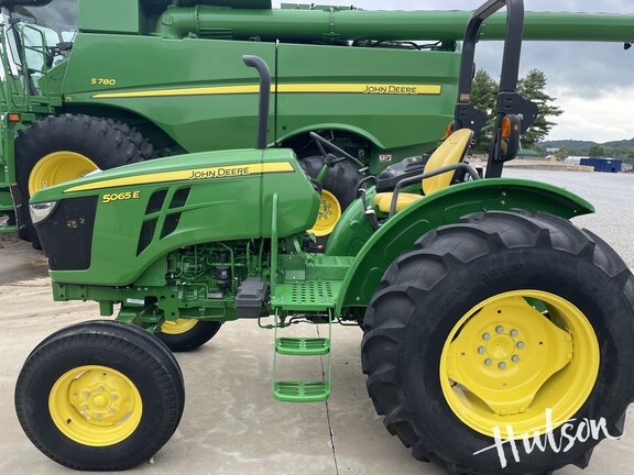 Photo of 2022 John Deere 5065E