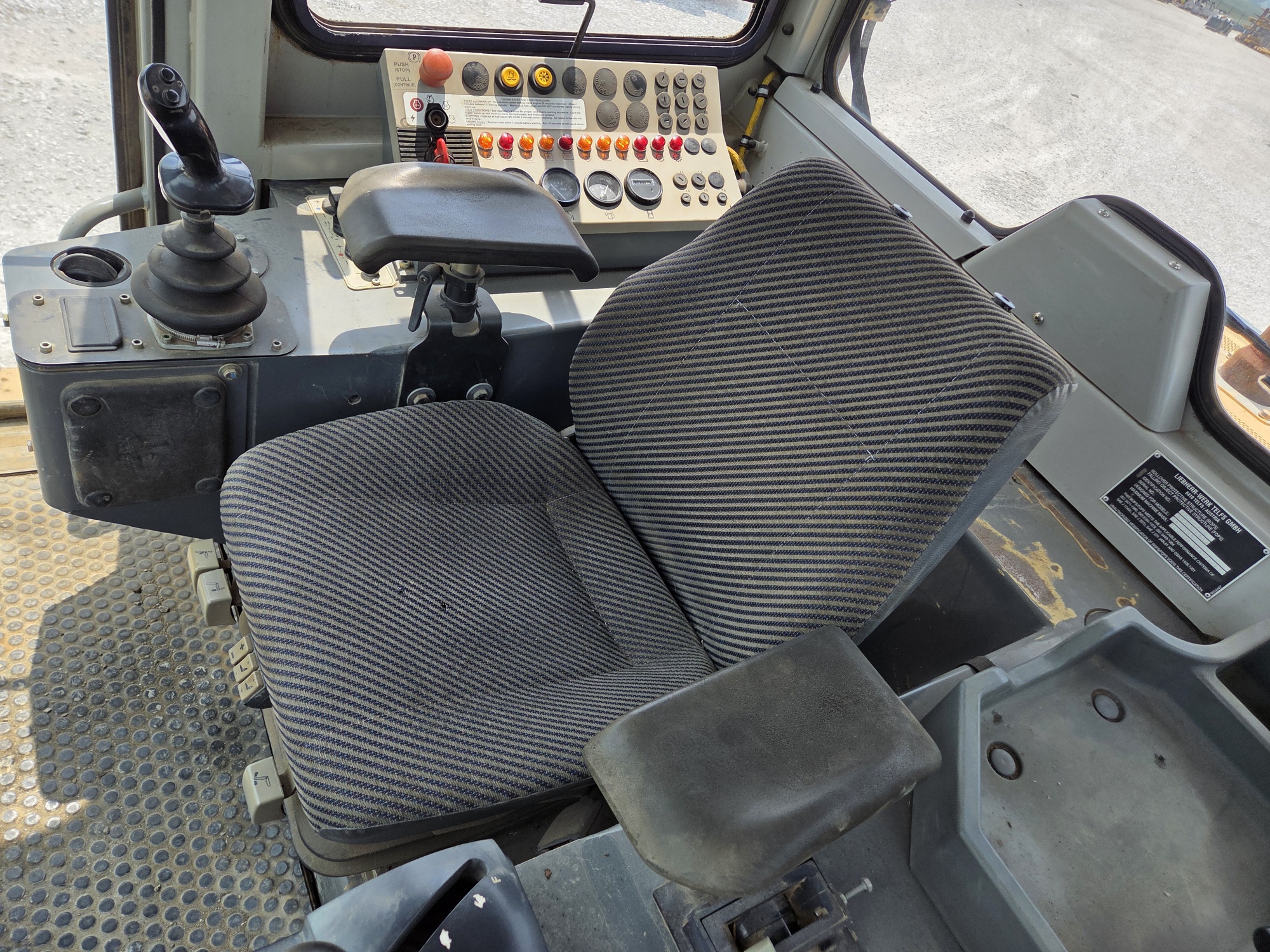 2001 John Deere 755C Image 9