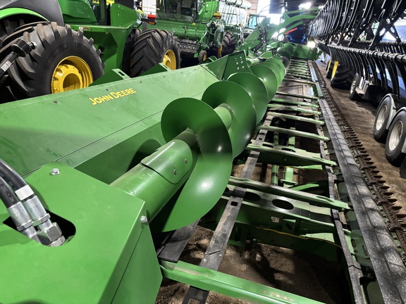 Used 2022 John Deere HD45R Combine Platforms at Horizon Ag & Turf in Wetaskiwin, AB - Photo17