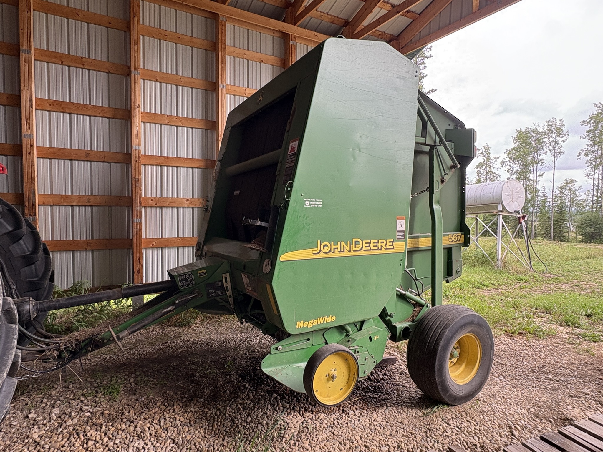 2005 John Deere 567 Image 1