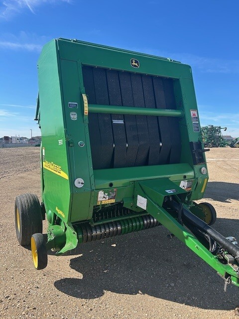 2005 John Deere 567 Image 1